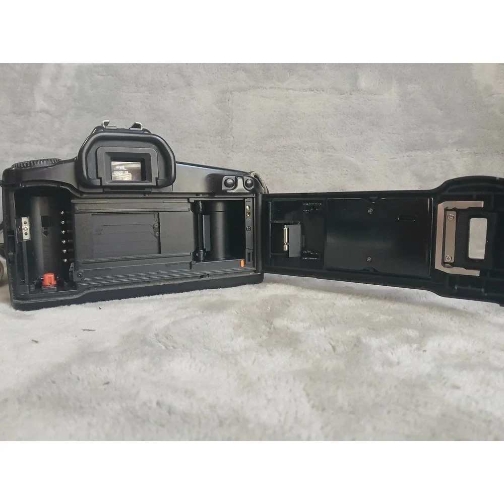 Canon EOS Rebel S II 35mm SLR Film Camera w/ EF 35-80mm f/4-5.6‎ Zoom Lens Black